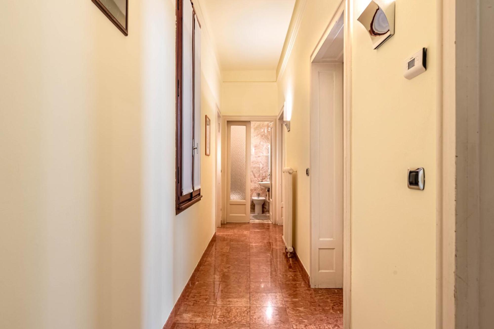 Piazza Isolo Central Apartment Verona Ngoại thất bức ảnh