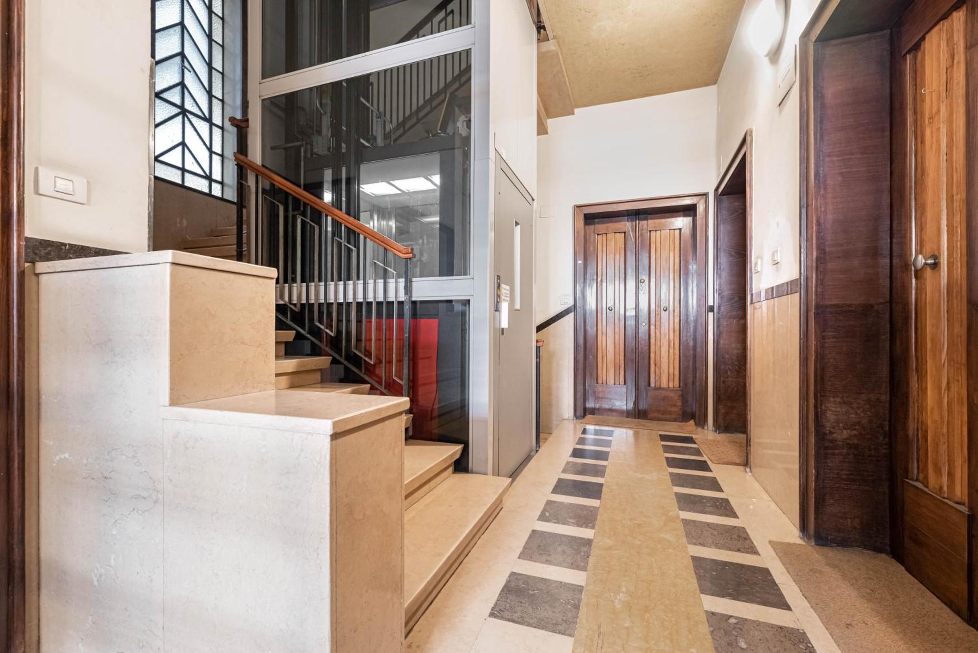 Piazza Isolo Central Apartment Verona Ngoại thất bức ảnh