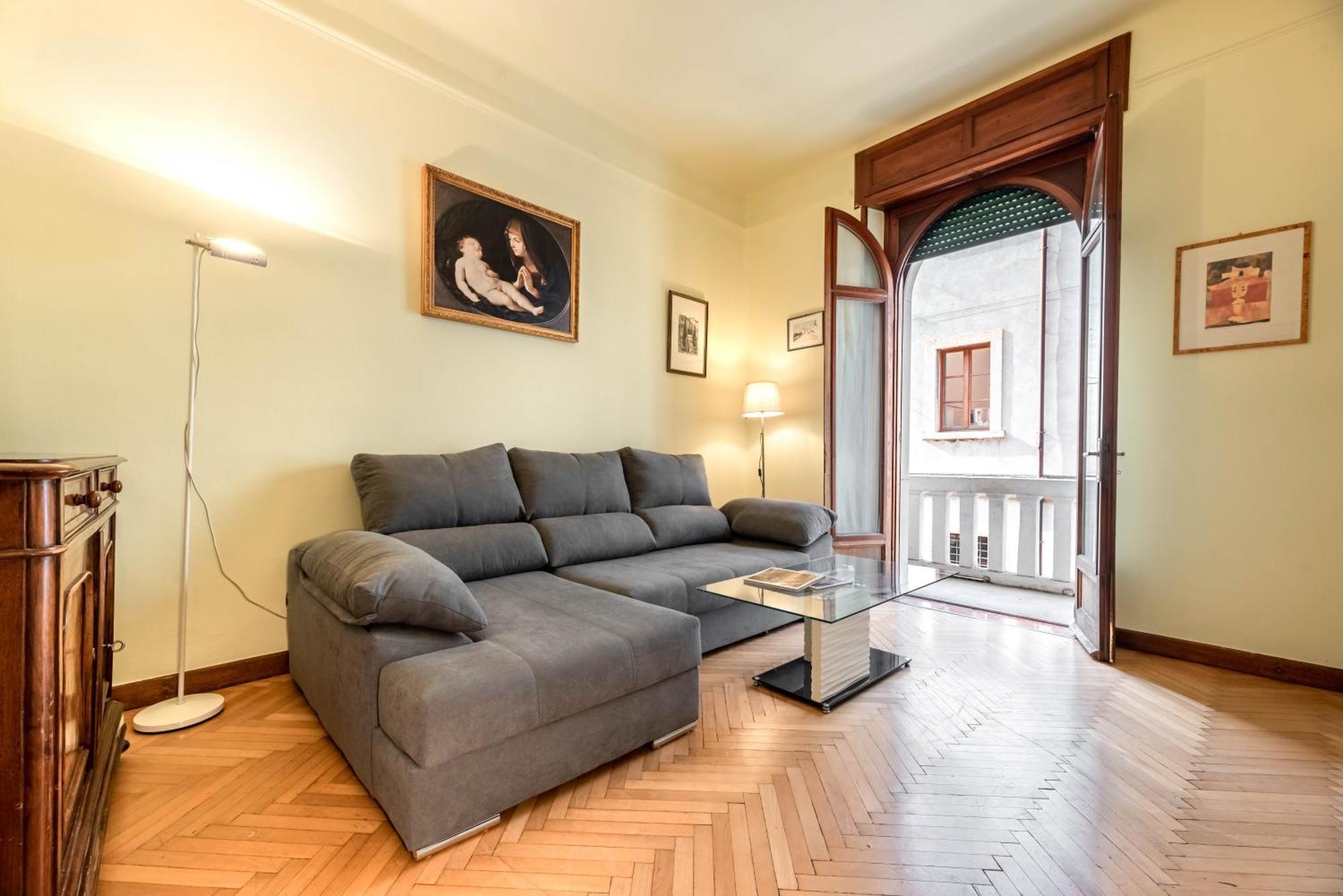 Piazza Isolo Central Apartment Verona Ngoại thất bức ảnh