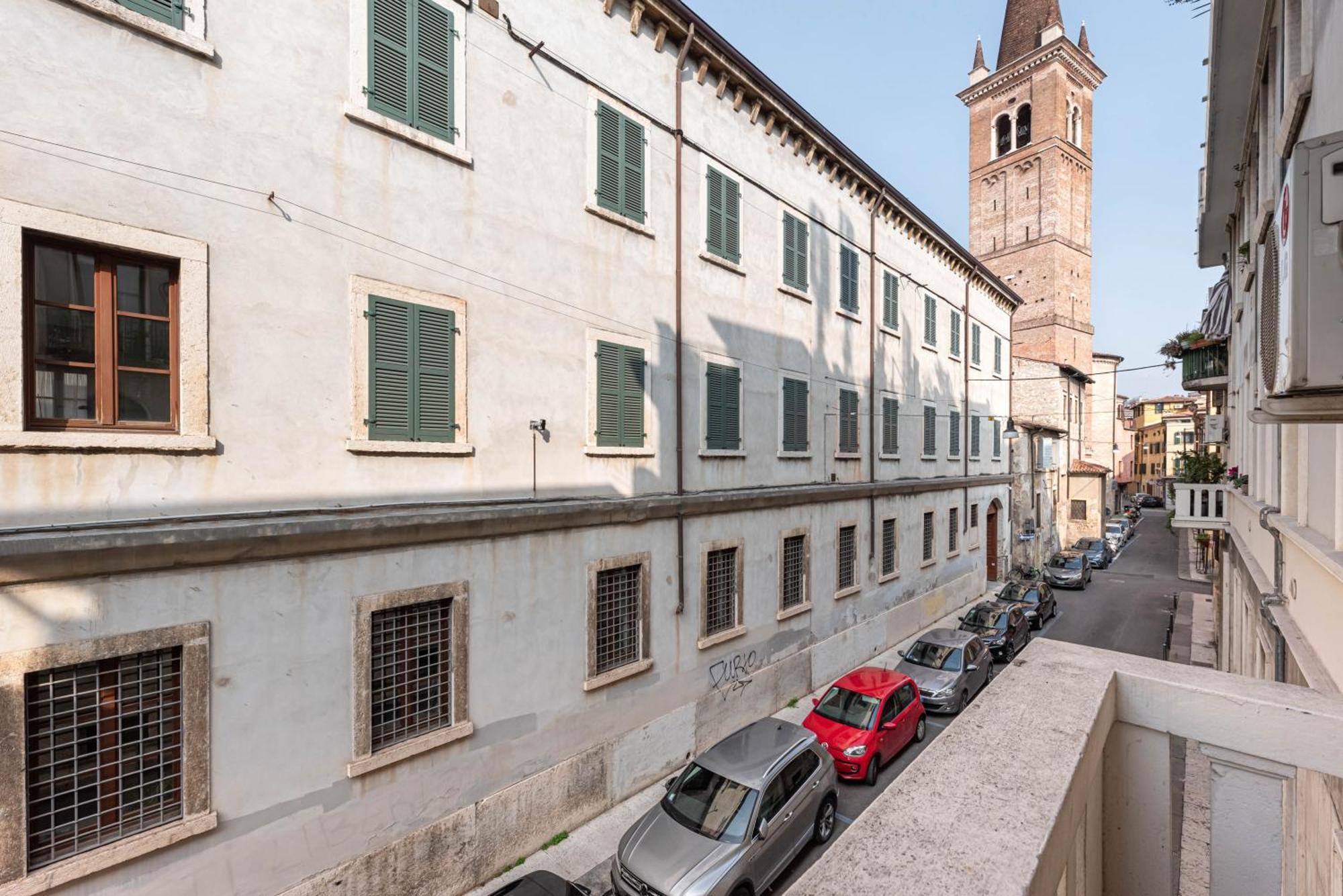 Piazza Isolo Central Apartment Verona Ngoại thất bức ảnh