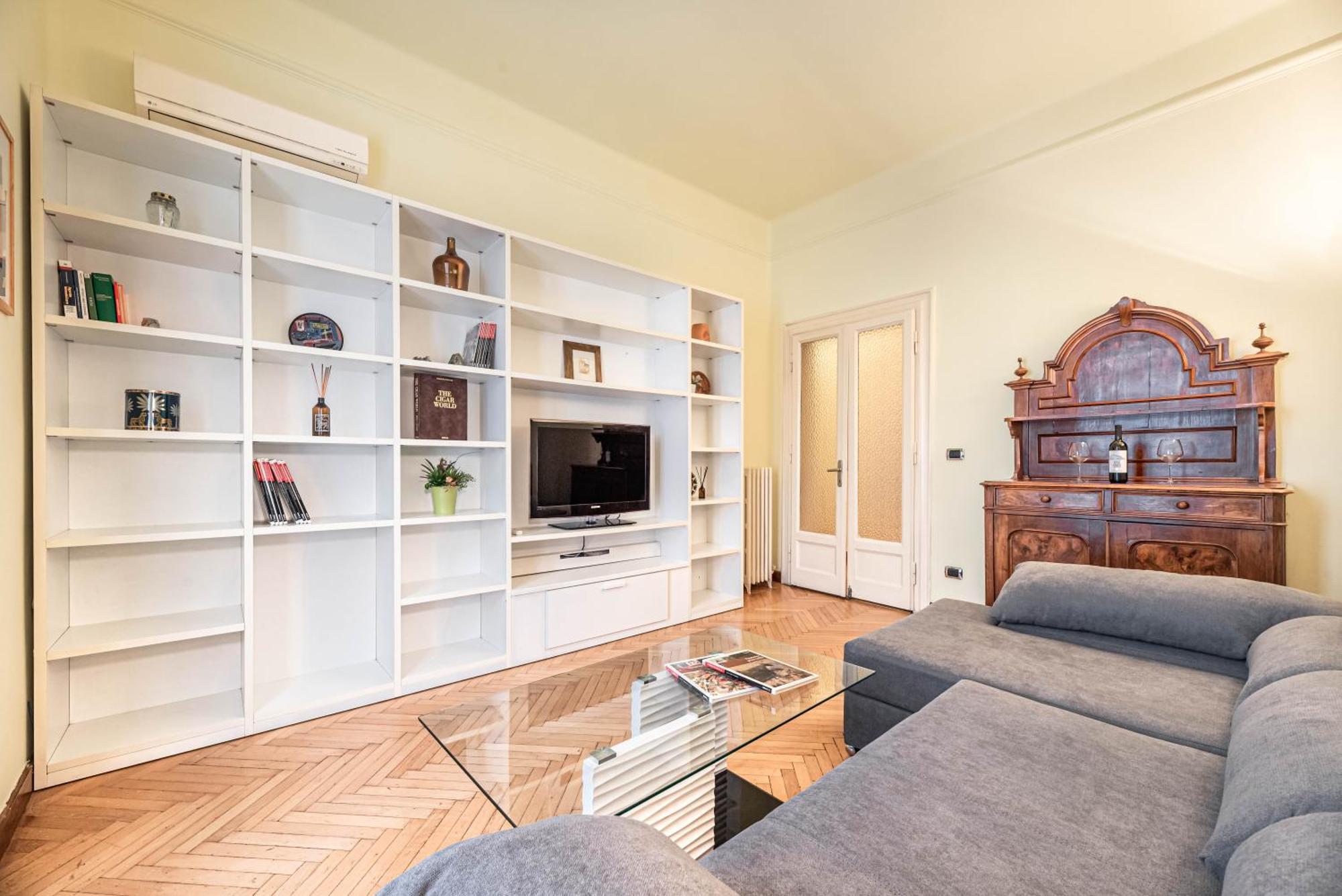 Piazza Isolo Central Apartment Verona Ngoại thất bức ảnh